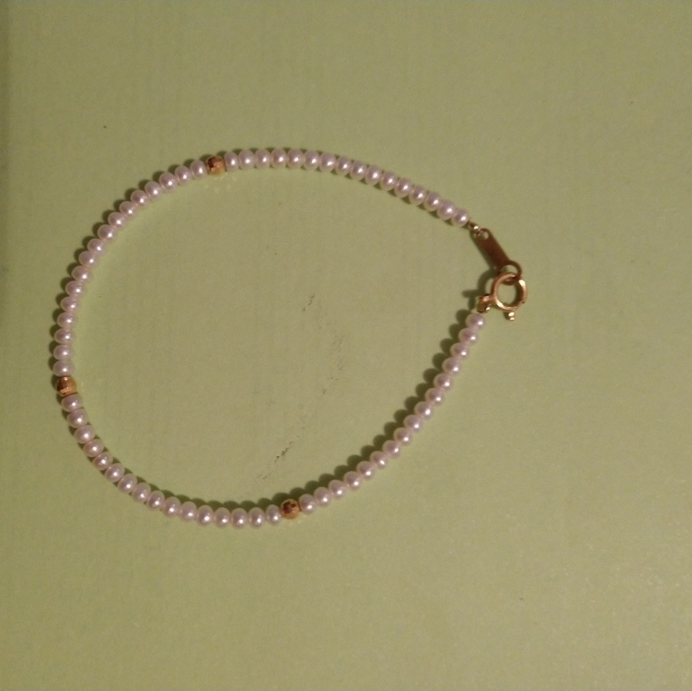 Beautiful faux pearl beaded bracelet